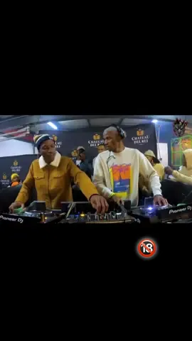 Too much quality in one video 🔥😖🙌🏼#mduakatrp #skroef28#topdawgsessions #bongza#pianohub 