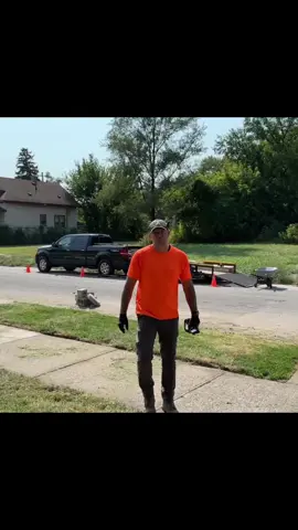 Accused of Trespassing… for Helping Someone? #mowingthelawn #overgrownyard #lawncare #lawncarenut 