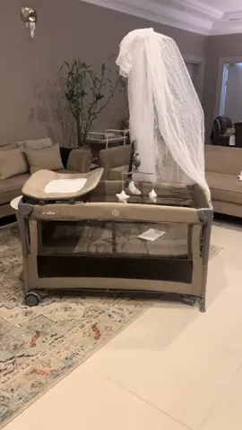 👶✨ تجربتي مع سرير Kidilo كانت أكثر من رائعة! ✨ من أول استعمال لاحظت الفرق 😍 السرير فعلاً مريح جدًا لطفلي، ويحتوي على كل التفاصيل اللي تسهّل حياة كل أم 👩‍🍼 💤 أهم ما أعجبني فيه: 🔹 مناسب من حديث الولادة حتى عمر 4 سنوات 🔹 نظام التأرجح والهزّ الخفيف يساعد طفلي على النوم بسرعة 🔹 يُطوى بسهولة وينفتح بثوانٍ – مثالي للسفر أو للتخزين 🔹 مستويين للارتفاع حسب عمر الطفل 🔹 باب جانبي يمكن فتحه ليصبح السرير ملاصقًا لسريري ❤️ 🔹 هيكل قوي مع عجلات خلفية لتسهيل النقل 🔹 وحدة لتبديل الملابس والحفاض – مريحة جدًا! عن تجربة 🧡 سرير عملي، أنيق، ويوفر راحة حقيقية للأم والطفل معًا. أنصح به بشدة لكل من تبحث عن الجودة والراحة في منتج واحد 💯 #Kidilo #سرير_الأطفال #راحة_الطفل #تجربة_أم #kidilo_algeria