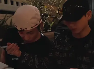 he just couldn’t take his eyes off them , it was such a warm moment🐰🐻💘 #jungkook #taehyung #taekook #kookv #fyp 