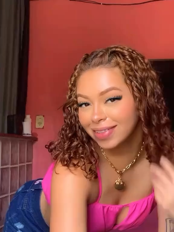 Um forrosinho de leve #japinhacv #penelopecharmosa #rj #penha #confrontorio