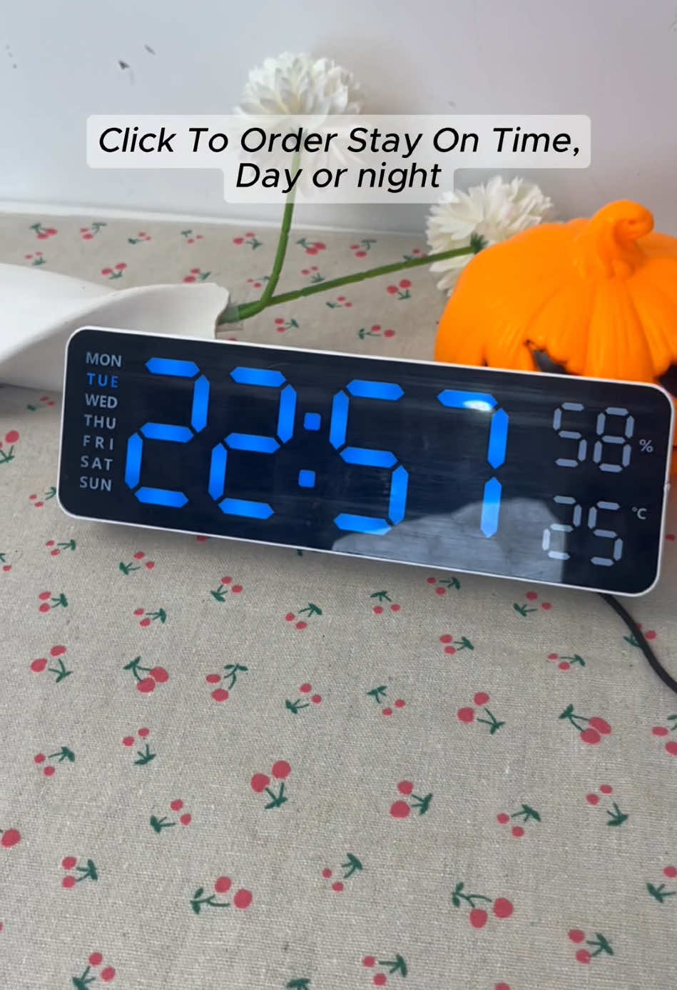 You mustn’t miss this alarm clock!#fyp #foryoupage #tiktokshopfalldealsforyou #clock #digitalclock #tiktokshoprestock #tiktokshopblackfriday 