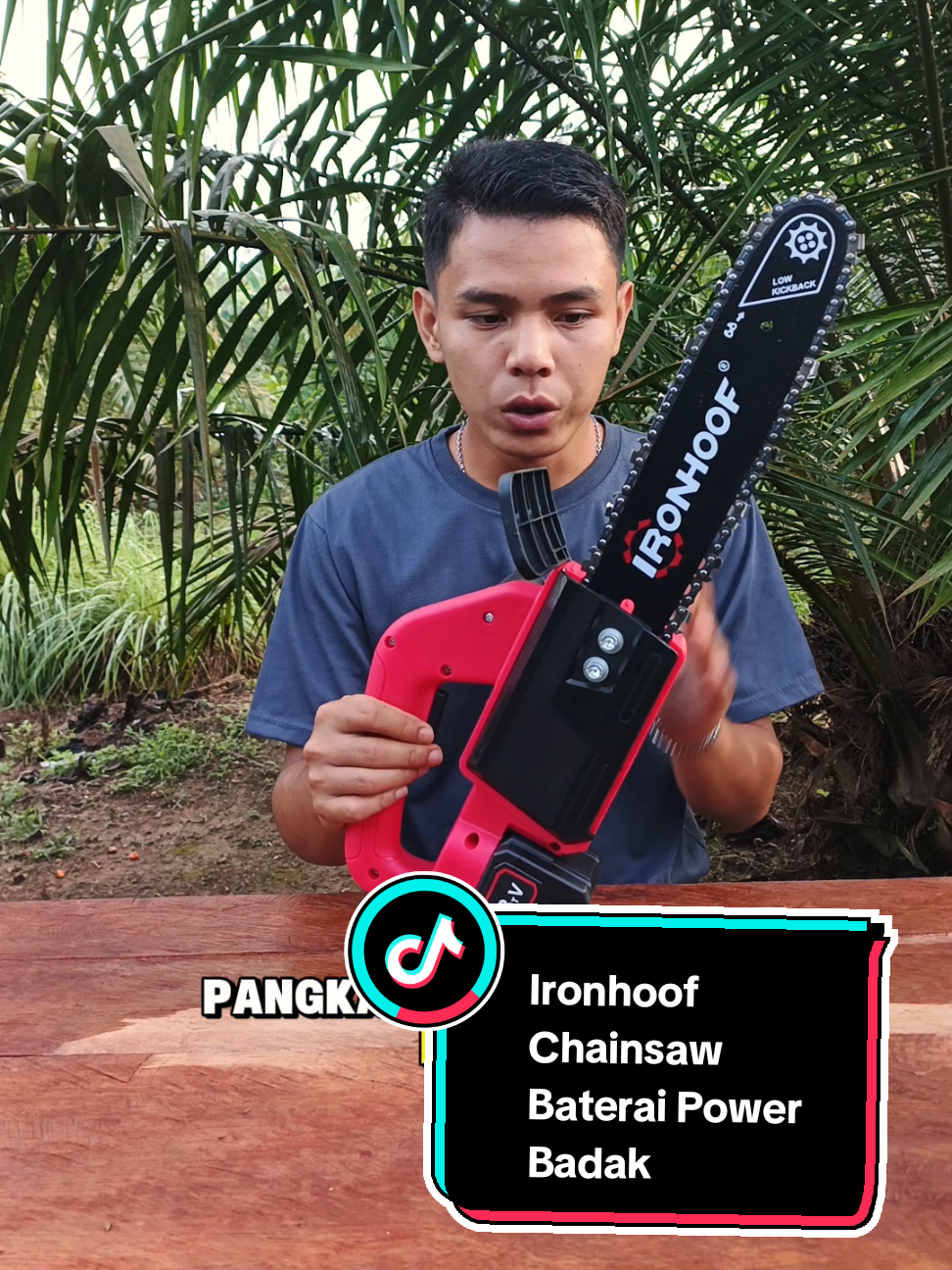 Chainsaw Cordless Ironhoof Power Badak! Potong Kayu Jadi GAMPANG BANGET 🔋 #chainsawelektrik #chainsawcordless #chainsawbaterai #nebangpohon 