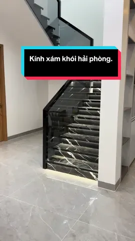 Bàn giao kính xám khói tay vịn gỗ lim Nam Phi .. củ bát inoc 304 tại Hải Phòng .. mẫu quá đẹp ..#cauthangkinh #cauthang #cauthangkinhcuongluc 
