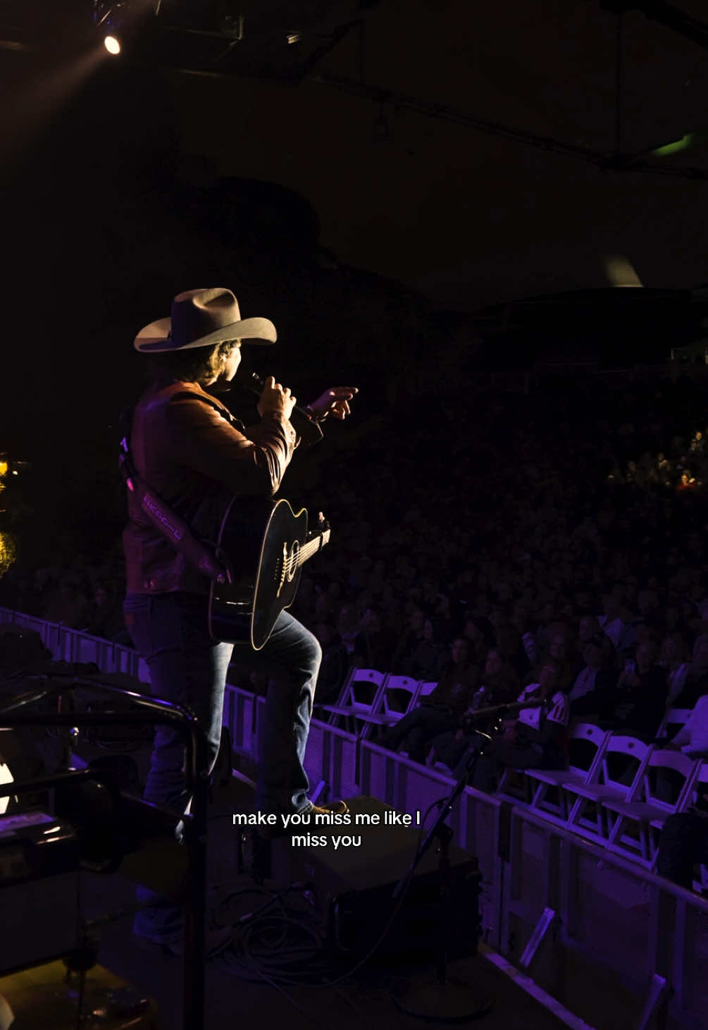 Wish I could be that rain that’s falling.. #fyp #countrymusic #musictok #randallking #rain 