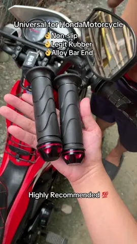 Non-Slip Motorcycle Handle Grip with CNC ALLOY BAR ENDS. Anti-Vibration and Improved Control for Honda Motor #handlegrip #motorcyclehandlegrip #honda #handlebar #universal 
