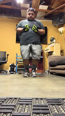 Long day at work but got to make time for rutina 💪🏽💪🏽🫡🧾11/8#workoutroutine #bigboy #burpees #discipline #mechanic 