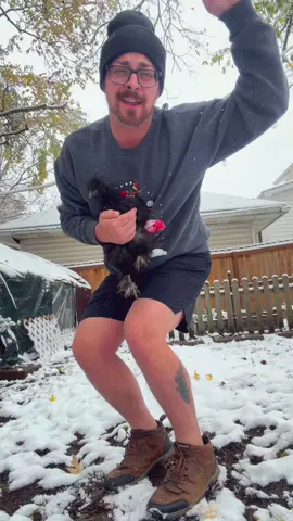 Snow Day with chickens #chickensoftiktok #tpain #snowday #mondaymotivation #cantbelieveit 