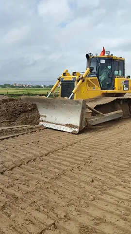 ĐẲNG CẤP MÁY ỦI KOMATSU D65 PX ỦI CÁT