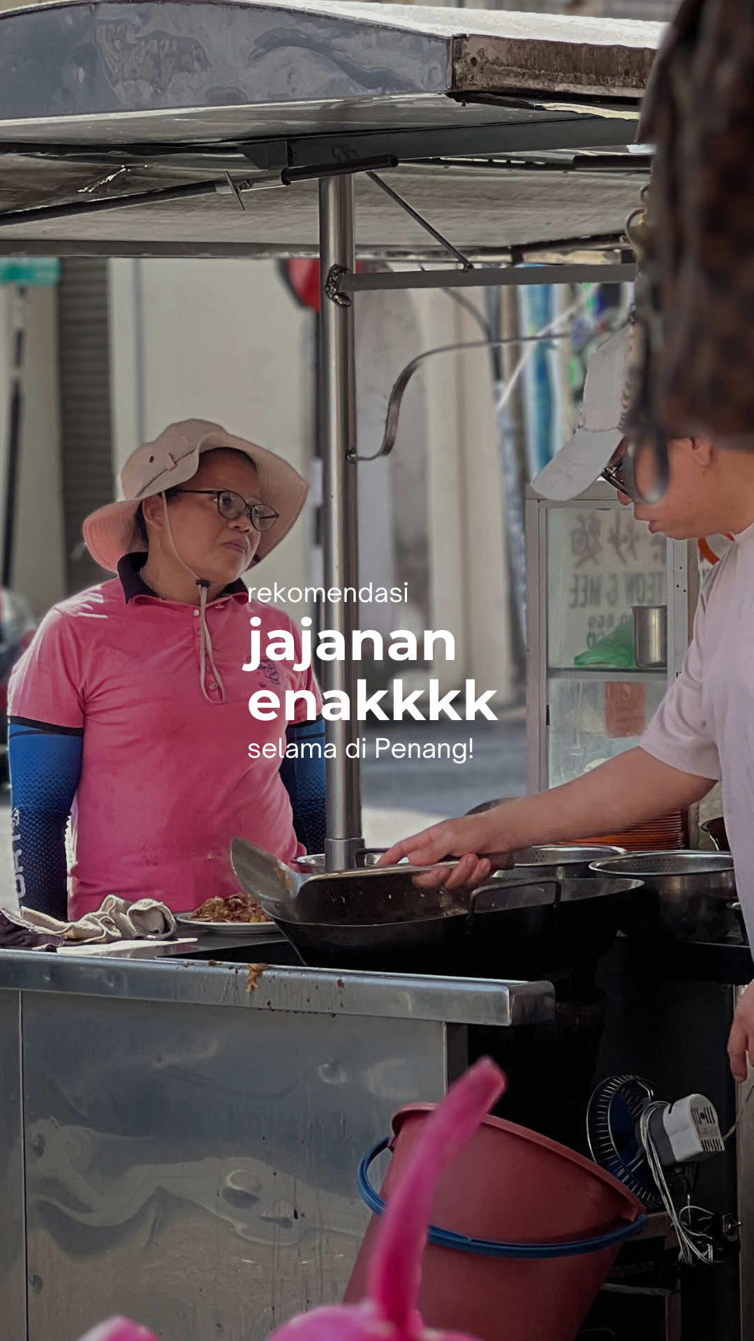 lapor ketua, ini dia 4 jajanan enak di Penang 🧐 #penangfoodie #penangfood #penangmalaysia #explorepenang #kulinerpenang  Place to Go Penang | Explore Penang | Kuliner di Penang | Jajan di Penang | Penang Street Food | Kimberley Street | Char Kuey Teow Penang | Ng Kee Cake Shop | Kaya Puff Penang | Dessert di Penang | Apom Manis 98 | Apom Manis Gurney | Rojak Malaysia | Rojak Gurney