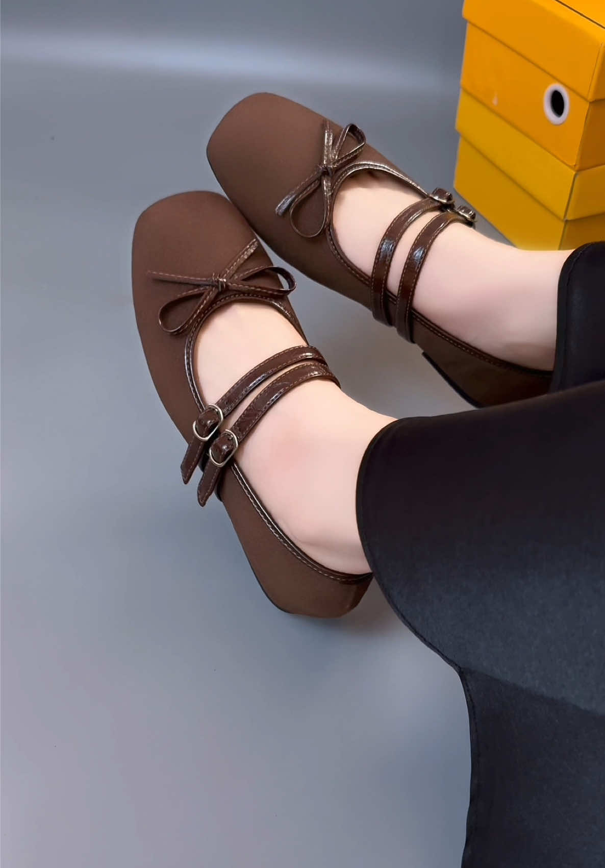 Màu nâu năm nay chuộng nha ce #trangdepxinh #giaydepnu #depxinh #xuhuong #giayxinh #giaybupbe 