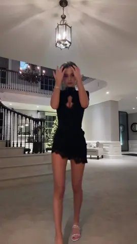 @Noughts and Kisses  🖤