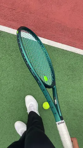 oop🙉🙈 #wilsonbladev9  #tennis #foryourpage #tennisplayer 