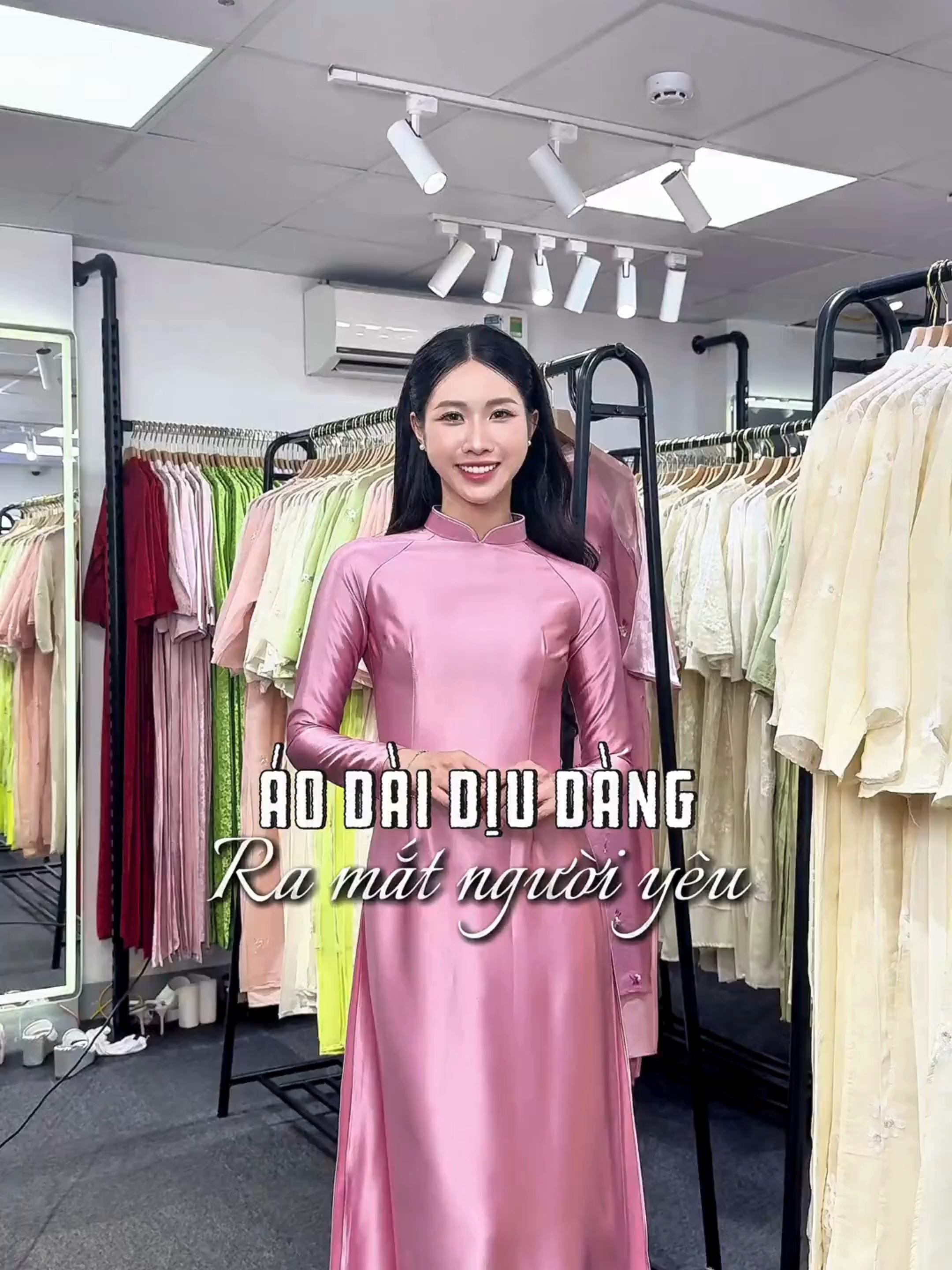 ÁO DÀI DỊU DÀNG CHO NÀNG RA MẮT  #aodainhan #aodaivietnam @aodai #fyp #chothueaodaihanoi #chothueaodai