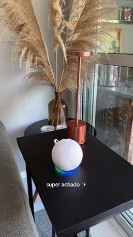 Caixa de Som Bluetooth com LED colorido, Bluetooth Compatível com Alexa - Potência 5W 🎵 Bateria Recarregável 1200mAh Autonomia de até 5 horas de reprodução. 🎶 Carregamento via cabo USB (incluso). Função Rádio FM Integrada Sintonize suas estações favoritas com facilidade. #alaxe #caixadesom #natal 