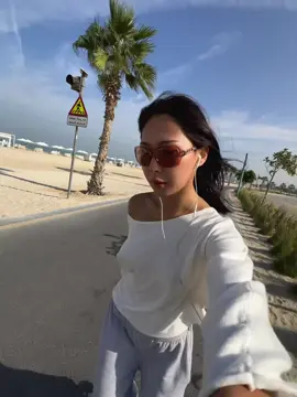 #kitebeach #rollerskating 