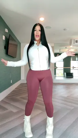 Yo tratando de hacer este baila viral pero no se bailar am trying hard to do this dance but I can’t dance 