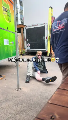 New POV for 10k followers🙌 #fyp #brokenleg #brokenlegprank #myleg #piernarota