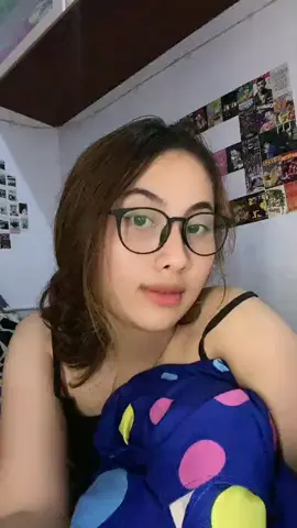 Besar ya kak kacamatanya 😦 #fyp #fypage #fyepe #cucumilo #ootdstyle