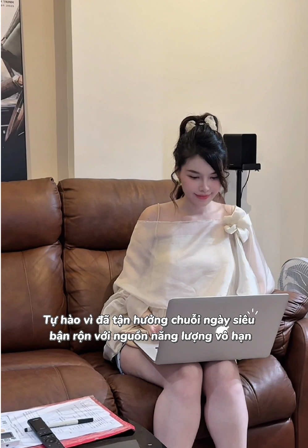 Cảm ơn The New Tsubaki vì đã phục hồi hư tổn và mang lại mái tóc suôn mượt bồng bềnh như vừa ở salon cho mình ✨ Đường đời sẽ luôn nở hoa khi tóc mình cũng bung toả thế này! 🌟 #TheNewTsubaki #Phuchoihutonb