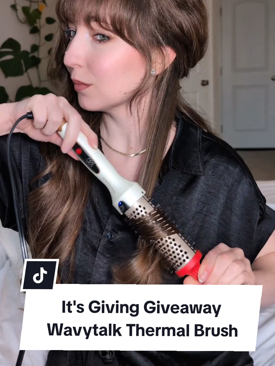 GIVEAWAY TIME 🎁 deets below👇🏼 How to enter the It's Giving Giveaway:  1. Like this video  2. Follow me (@mo_styles) & @wavytalkofficial  3. tag your hair bestie you're thankful for (if you win they'll get one too!) 💕 ❗Giveaway entry closes at 5pm EST on 11/26 - open to U.S. residents only - must be 18+ to enter❗ (winner will be tagged & posted on my story the evening of 11/26) good luck guys! 🤞🏻✨ #wavytalk #thermalbrush #giveaway #hair #blowout 