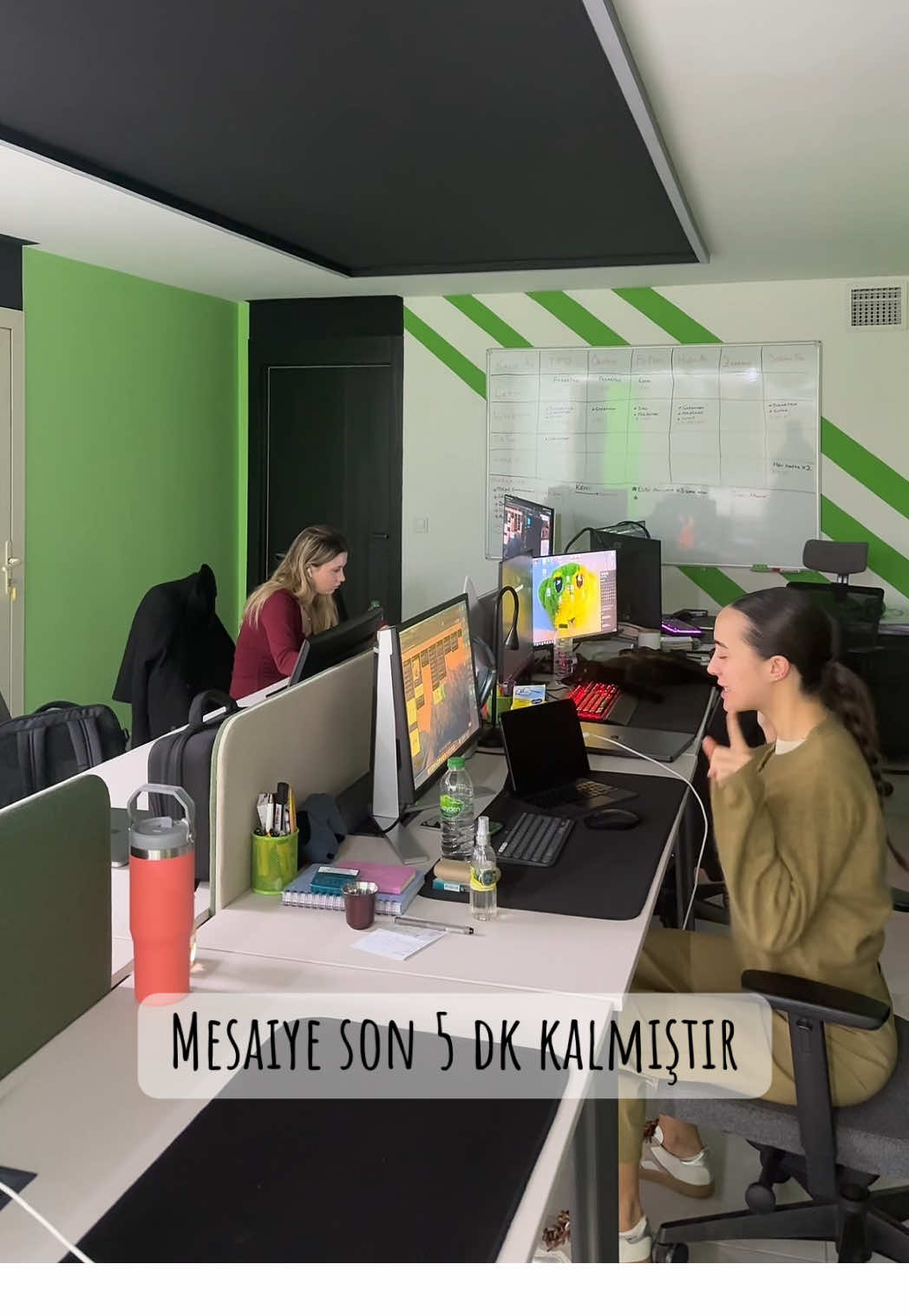 #kenxmedia #officelife #agencylife #socialmedia #fyp 🤷🏻‍♀️