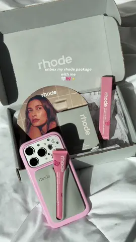 pov: ur rhode package came in 🤭🎀✨ so obsessed with this new lip case @rhode skin  #rhodeskin #rhode #rhodephonecase #iphone17pro #pinkaesthetic 