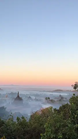 ခုလို ဆောင်းရာသီဆို မြောက်ဦးကိုသတိရတယ် ရာသီသုံးမျိုးထဲမှာ မြောက်ဦးရဲ့ဆောင်းက အရမ်းလှတယ် မြူတွေကြားက မြောက်ဦးခေတ်လက်ရာ ဘုရားတွေဖူးရတာ နတ်ဘုံနတ်နန်းရောက်နေသလိုခံစားရတယ်_  #မြောက်ဦး #viral #fyp #ON4t #traveltiktok 