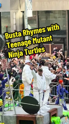 Oh hi @Busta Rhymes 👋🏽 @Macy’s Thanksgiving Day Parade 2025 #happythanksgiving #macys #nyc #parade #teenagemutantninjaturtles 