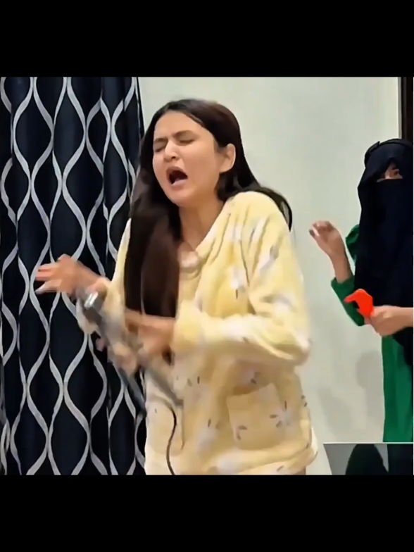 Sistrology Fatima Faisal Balloon Blast pranks 😂#creatorsearchinsights#viral #foryoupage❤️❤️ #sistrology #vlogs 