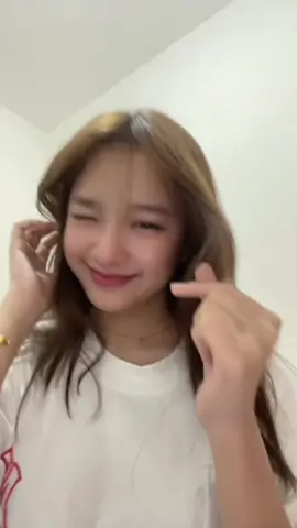 😗