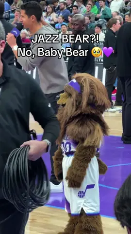 he really just be in his own world fr 🥹 #jazzbear #NBA #utahjazz @Jazz Bear #deltacenter #mascot 