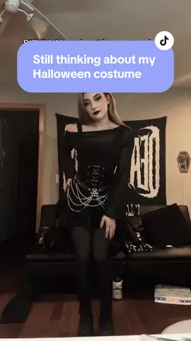 If only I had enough time to curl my hair  #alternativefashion #alttiktok #fashion #halloweencostume #darkfashion 