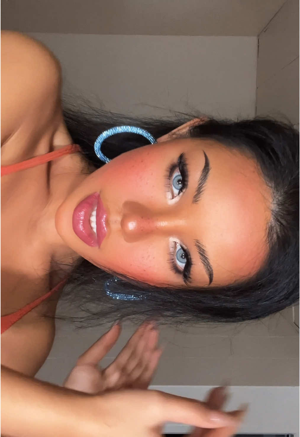 Trying Megan Fox makeup from transformers 💋 .  . . . #meganfox #transformers #makeup #makeuptransformation #makeuptransition 