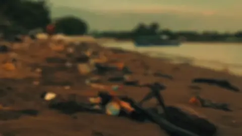 Dari sungai ke laut. Dari kita untuk masa depan. Stop buang sampah sembarangan. 🌍✨