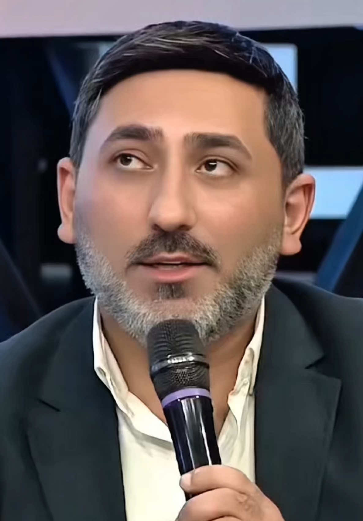Bəlkə növbəti verlişə elə orduynan gedək? 😉🖤 @Mursel Seferov qardaşının ürəyi 🖤 #ifrat #ifratdünyamalıyev 
