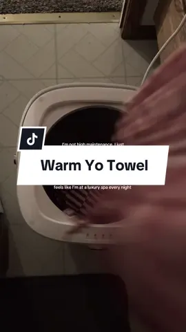 Seriously the best feeling ever!! I warm my pajamas, towel, blanket — you name it🤎 If you don’t have a towel warmer yet, get one now while they’re on sale!! #tiktokshopcybermonday #christmasgiftideas #giftguide #towelwarmer @TMWINGS 