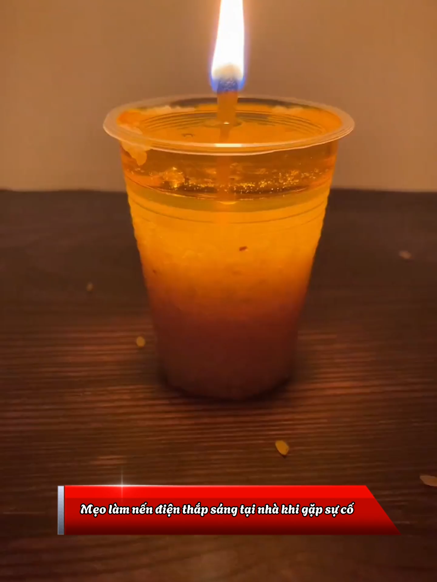 Phải làm gì nếu nhà mất điện? Hãy thử mẹo đơn giản này để tự làm đèn dầu chỉ với vài bước đơn giản! #meohaymoingay#meothucte#meovandecuocsong #thinghiem#sangtao#viral#tipshay #trend