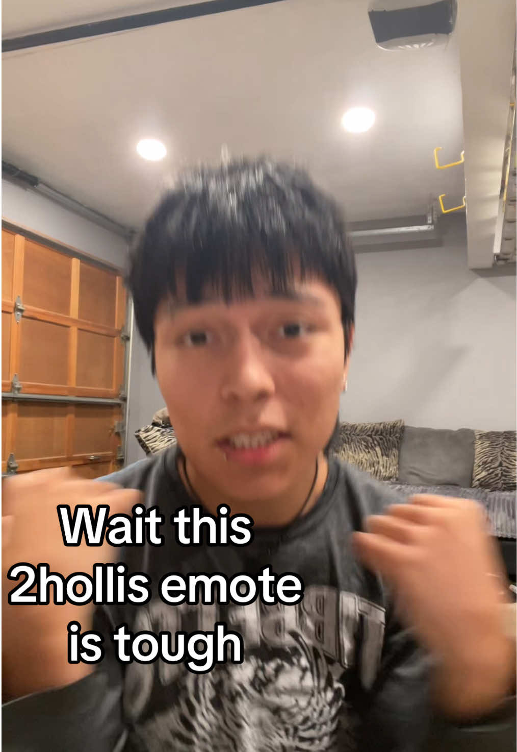 I bought this emote as quick as I could #2hollis #fortnite #rommulas 