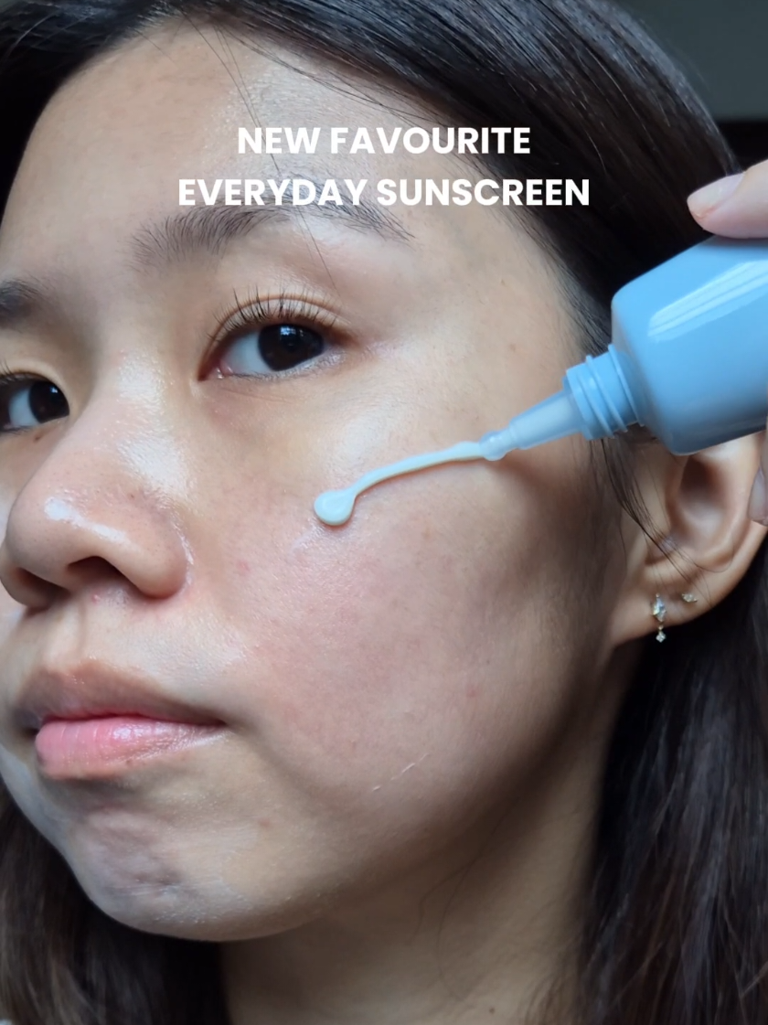 I haven't been interested in many new @laneige_sg  products, but their Water Bank UV Barrier Sunscreen is so good. It's great at moisturising skin, and it doesn't leave any white cast. It does contain fragrance, but it didn't irritate my sensitive skin. This works well under makeup and is my new favourite everyday sunscreen! #sunscreenreview #kbeautyskincare #dryskin 
