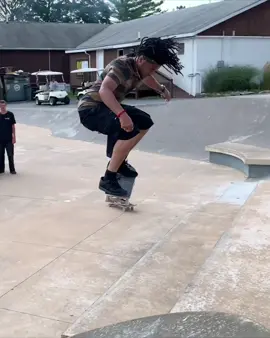 Nollie Backside Heelflips are in my top 5 fav tricks to do 🤎🛹