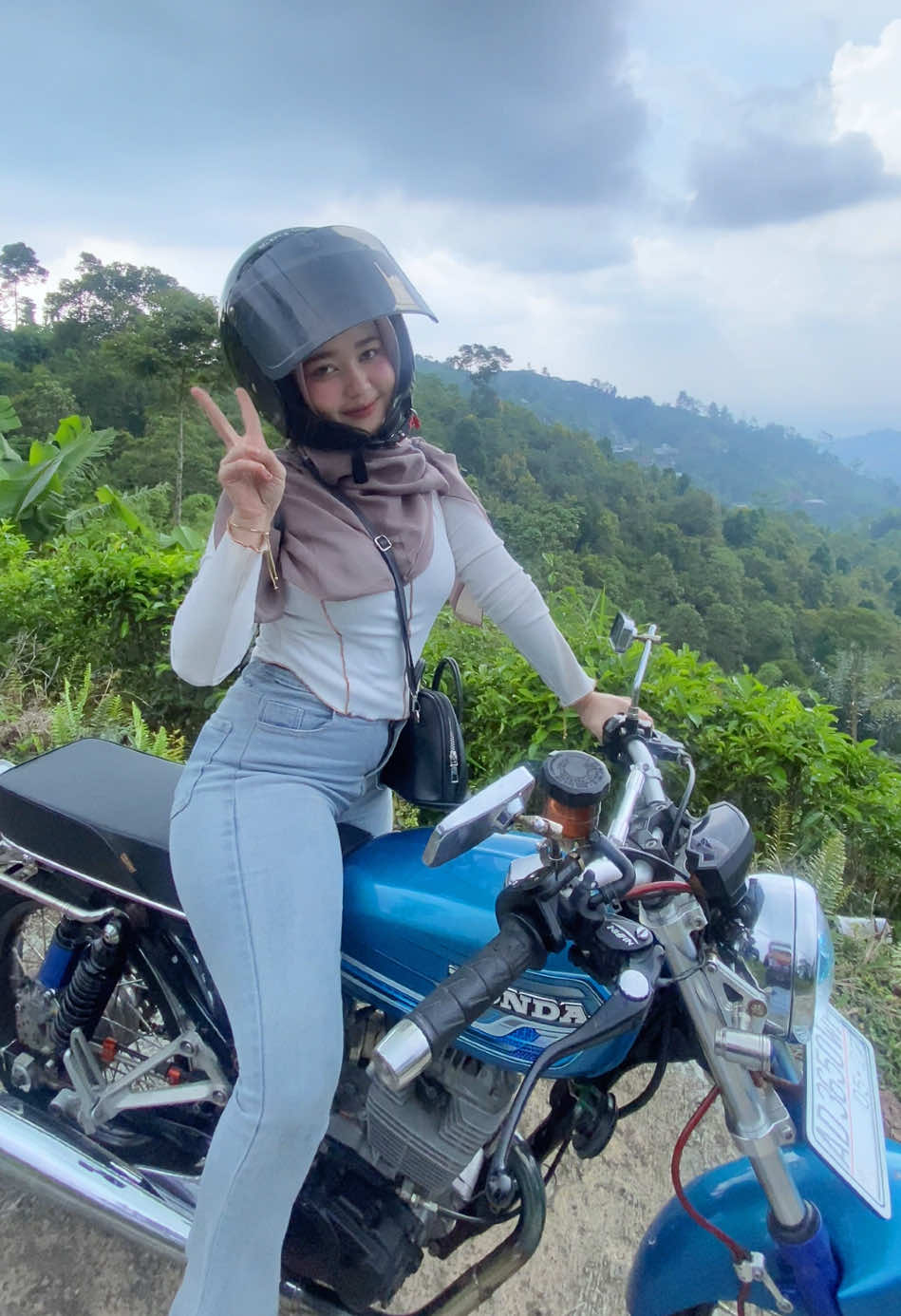 Asik @𝑴𝒂𝒔_𝑵𝒂𝒔𝒊𝒓 😜😙
