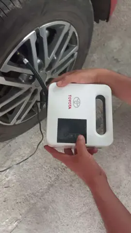 bơm lốp toyota dành cho xe ô tô du lịch giá 500k liên hệ:0937502612!
