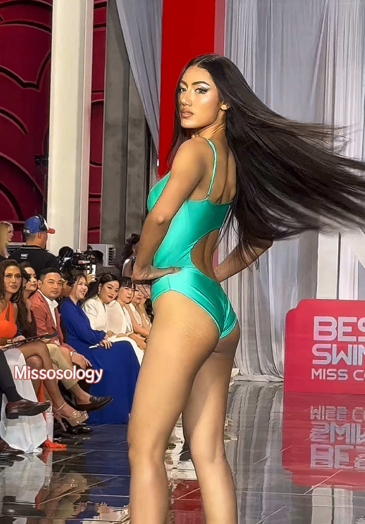 𝐀𝐔𝐃𝐈𝐄𝐍𝐂𝐄 𝐕𝐈𝐄𝐖 | Miss Myanmar, Myint Myat Moe during the Miss Cosmo 2025 Swimsuit Competition 🇲🇲