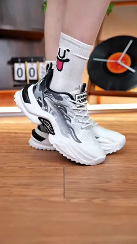 Thiết kế thể thao, đường nét nổi bật. Lên chân nhìn chất cực #GiayNam #GiaySneaker #GiayTheThaoNam #Dep 