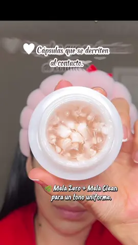 @Centellian24  Mela Capture Ampoule Capsule Cream 🤍✨ Un tratamiento coreano que ayuda a aclarar manchas, tratar el melasma y dejar la piel con ese efecto glass skin que amamos 🇰🇷💧 Sus cápsulas se derriten al contacto liberando péptidos, colágeno, PDRN y 10 tipos de ácido hialurónico para hidratar, reafirmar y dar un lifting instantáneo ✨🧊 Mi piel queda luminosa, uniforme y sin sensación pegajosa ✨🌼 #Kbeauty #SkincareRoutine #GlassSkin #Centellian24 #KoreanSkincare     