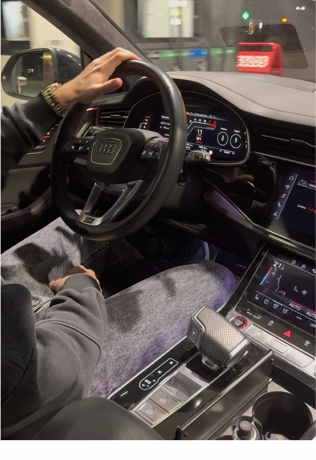 #nightride #nightdrive #audi #drivetherapist 