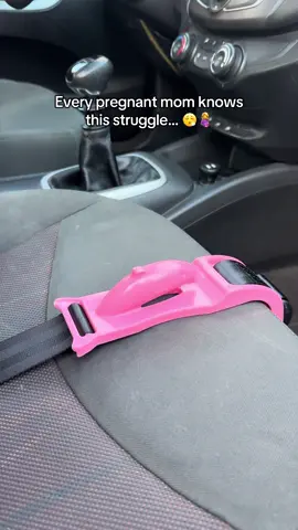 Every pregnant mom needs this 🤯🥺🤰 #pregnacyjourney #ThirdTrimester #safetybelt #seatbeltadjuster #pregnant Driving while pregnant can feel so uncomfortable… especially when the seatbelt digs into your bump. This pregnancy seatbelt adjuster keeps your belly safe, comfortable and secure. Designed for moms in their 2nd and 3rd trimester who just want to feel relief while driving. Every mom-to-be needs this in her maternity essentials kit