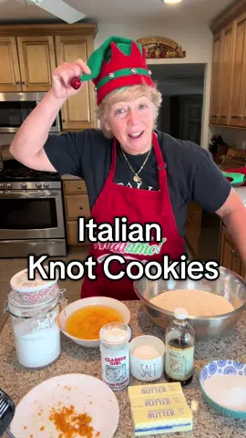Italian Knot Cookies 🎄🇮🇹  8 1/2 cups, all purpose flour 8 tsp baking powder 1 pinch salt 3 sticks butter (24tbs) 1 cup sugar 12 eggs 2 tsp vanilla 2 tsp orange zest 3-4 cups powdered sugar Juice from 2 oranges #italianfood #christmas #cookies #baking #FoodTok 