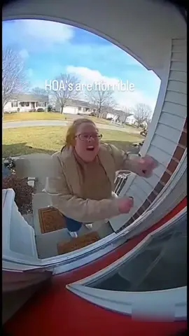 #karen #instantantkarma #karensoftiktok #karengiogwild  Karen Getting Their instant karma Moment 